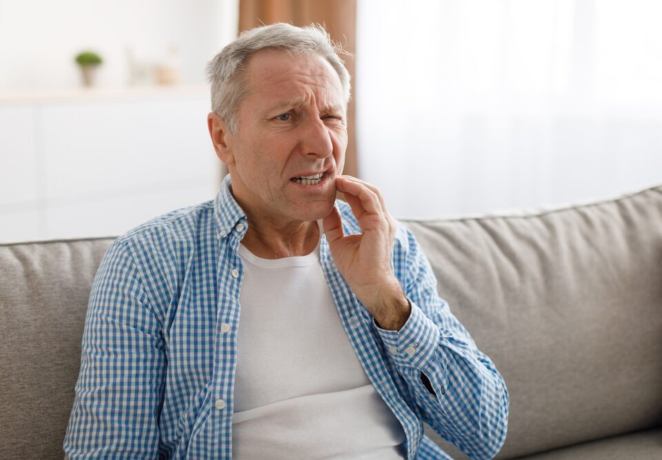 Why You Shouldn’t Ignore a Cracked or Chipped Tooth